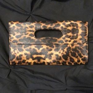 Versona Leopard clutch